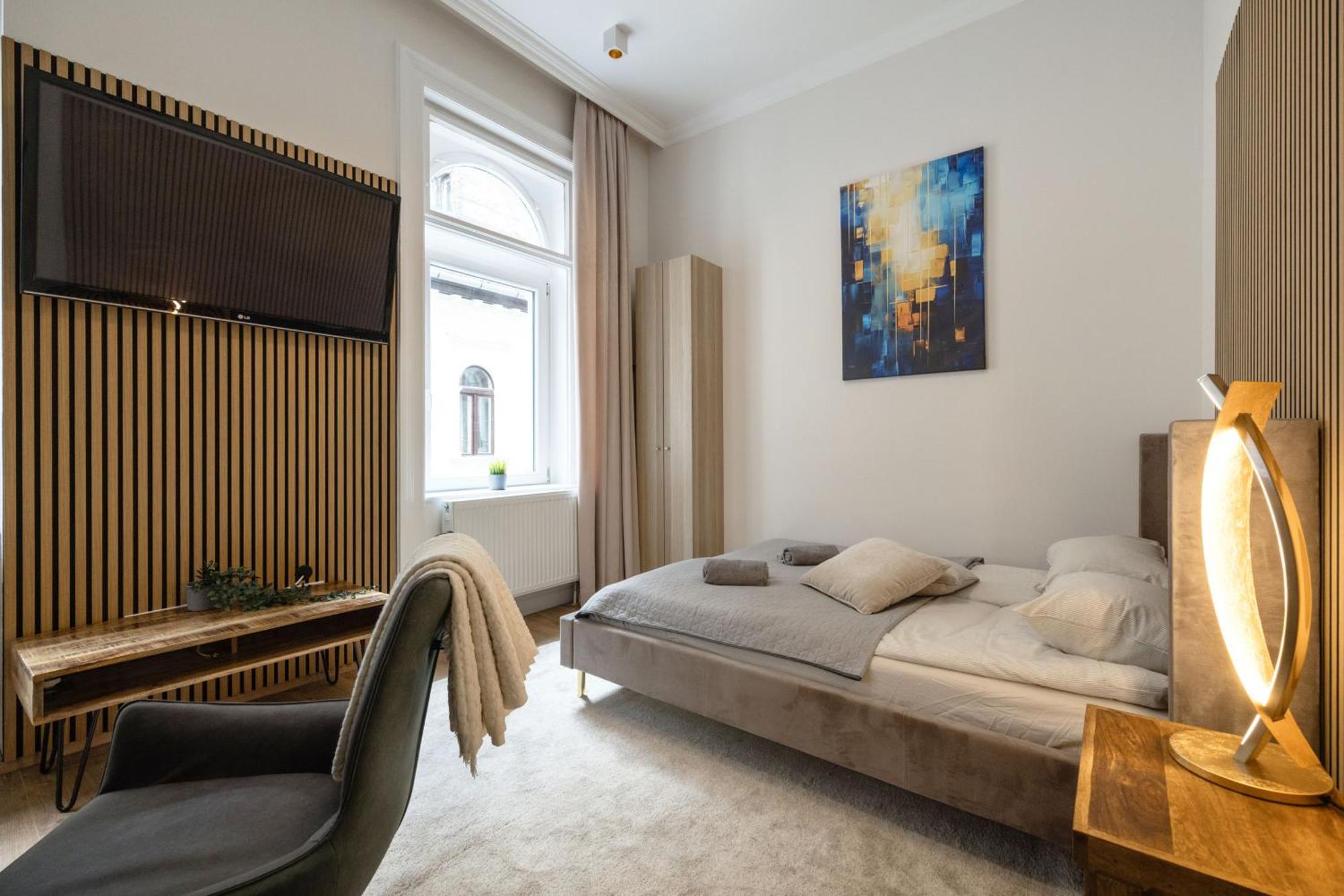Sleek Downtown Living Apartment Будапеща Екстериор снимка