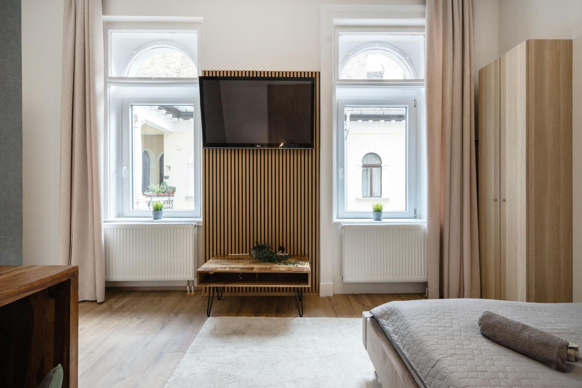 Sleek Downtown Living Apartment Будапеща Екстериор снимка